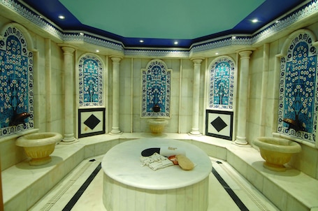 Indoor spa tub