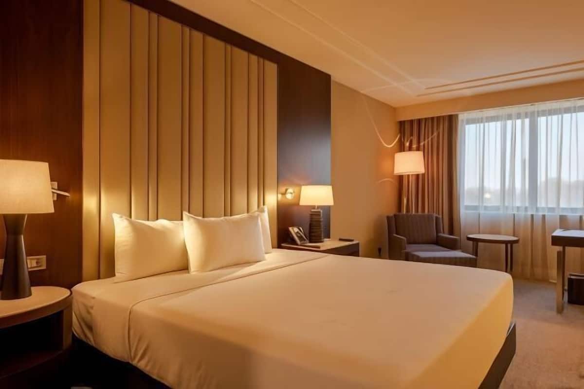 Minibar, in-room safe, desk, soundproofing