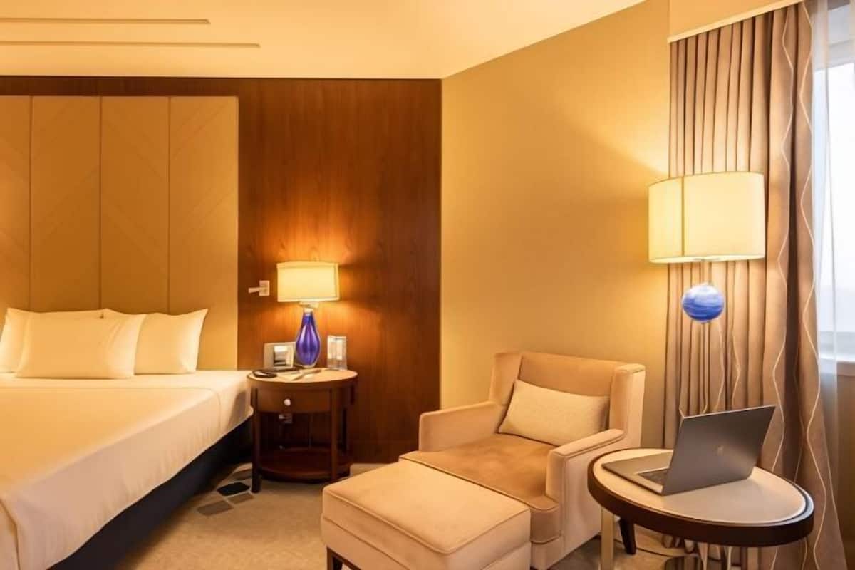 Minibar, in-room safe, desk, soundproofing
