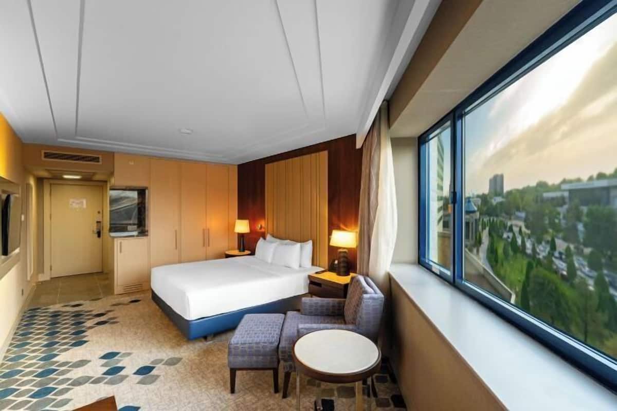 Minibar, in-room safe, desk, soundproofing