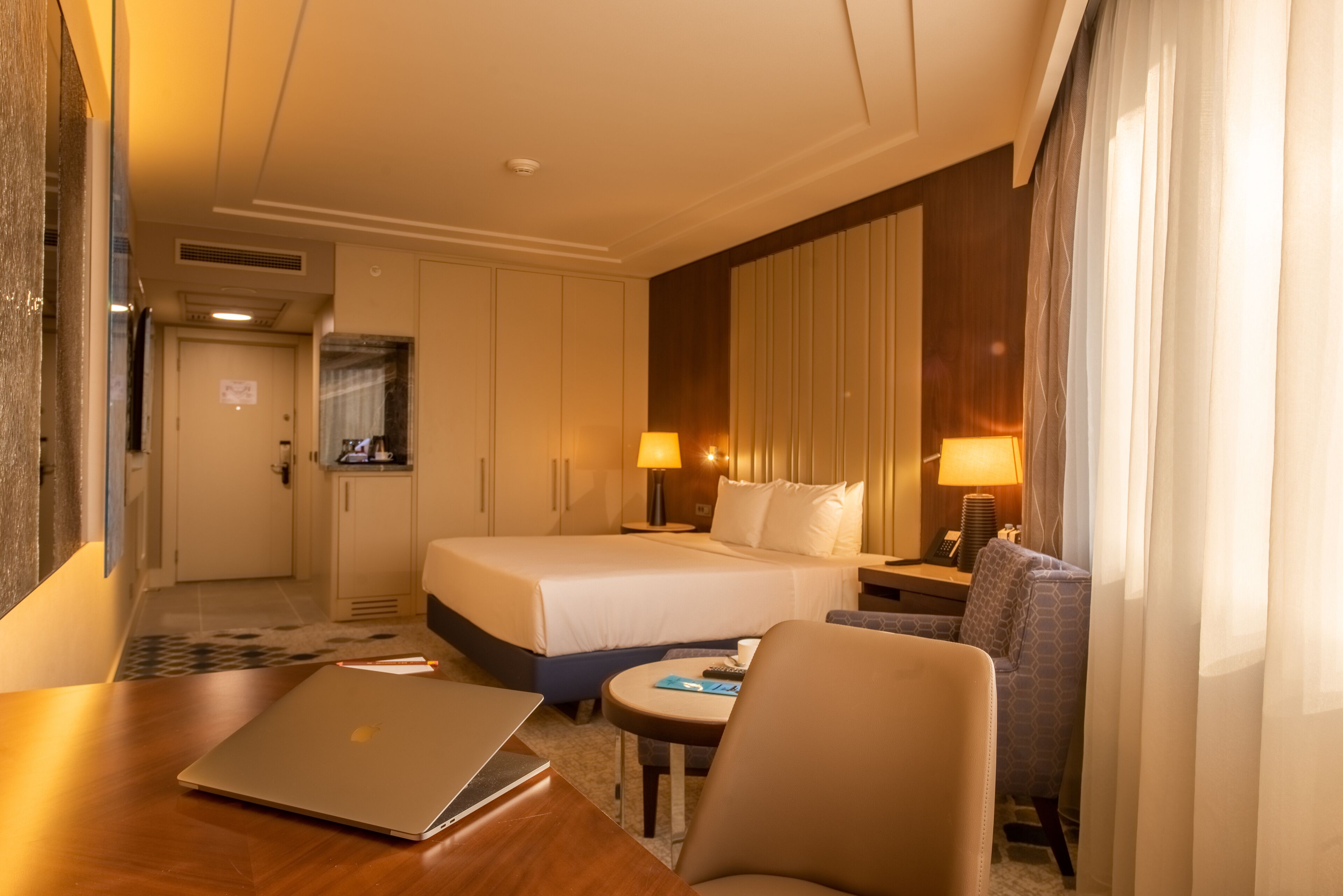 standard double room | minibar, in-room safe, desk, soundproofing