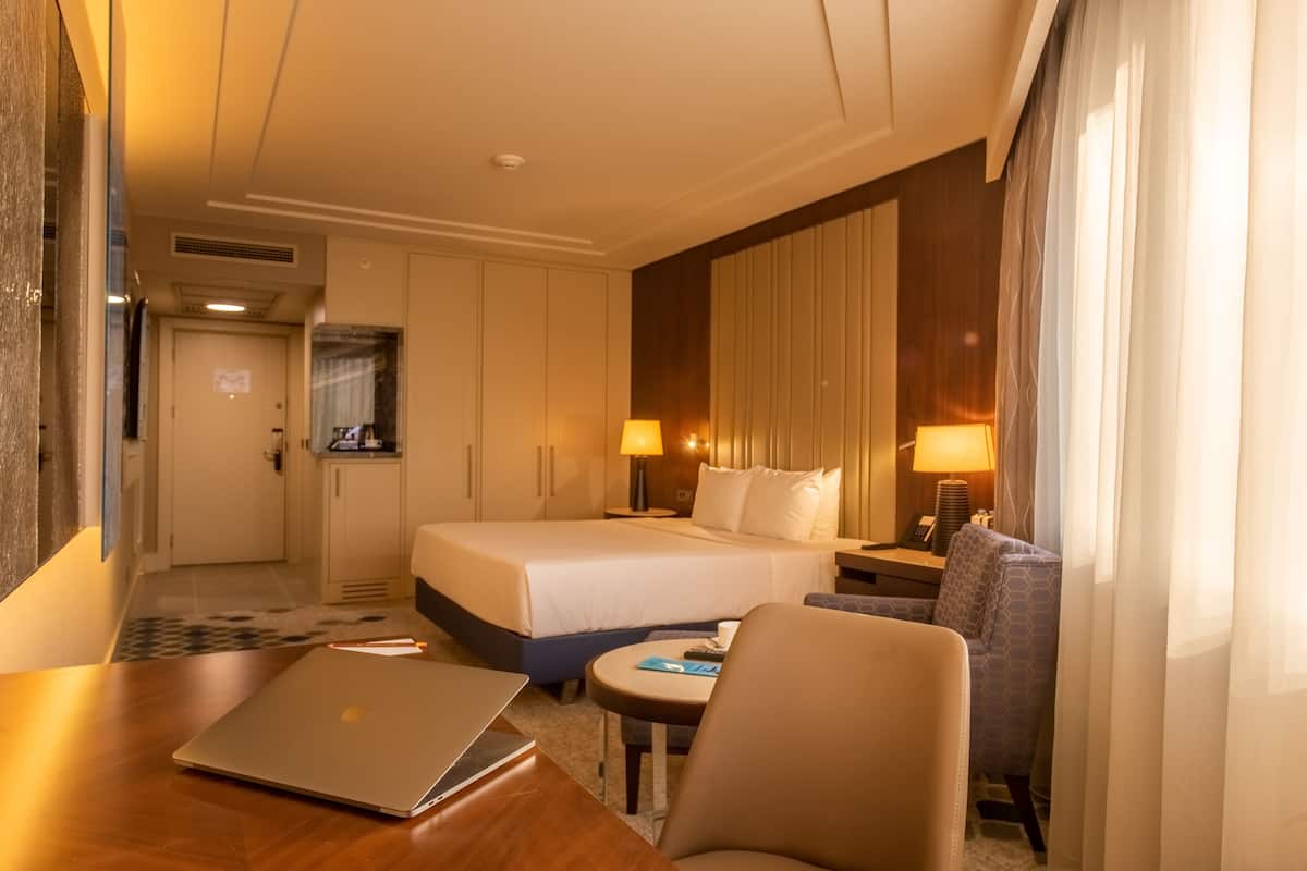 standard double room | minibar, in-room safe, desk, soundproofing