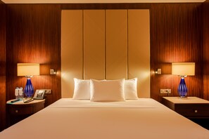 Minibar, Zimmersafe, Schreibtisch, schallisolierte Zimmer