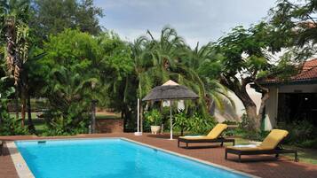 Kolam renang outdoor