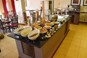 Daily English breakfast (BWP 155 per person)