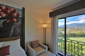 Room, 1 King Bed, Non Smoking, Mountain View