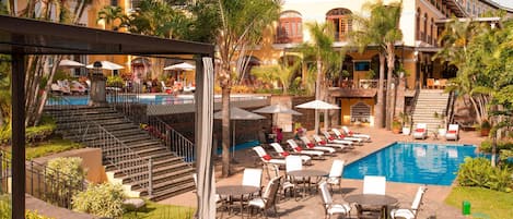 2 outdoor pools, open 6:00 AM to 9:00 PM, free pool cabanas