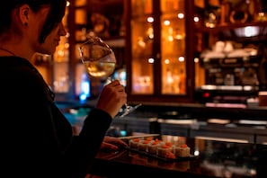 2 restaurants, breakfast, lunch, dinner served; American cuisine - Costa Rica Marriott Hotel Hacienda Belen (La Asunción)