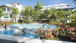 Outdoor pool, pool umbrellas, sun loungers