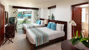 Chambre supérieure, côté jardin | Couette en duvet, lit avec matelas à plateau-coussin, coffre-fort