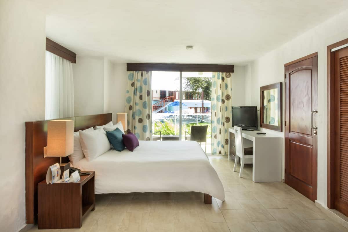Select Superior Garden Area Adults Only VIP Access to Select Areas | Down comforters, pillowtop beds, in-room safe, desk