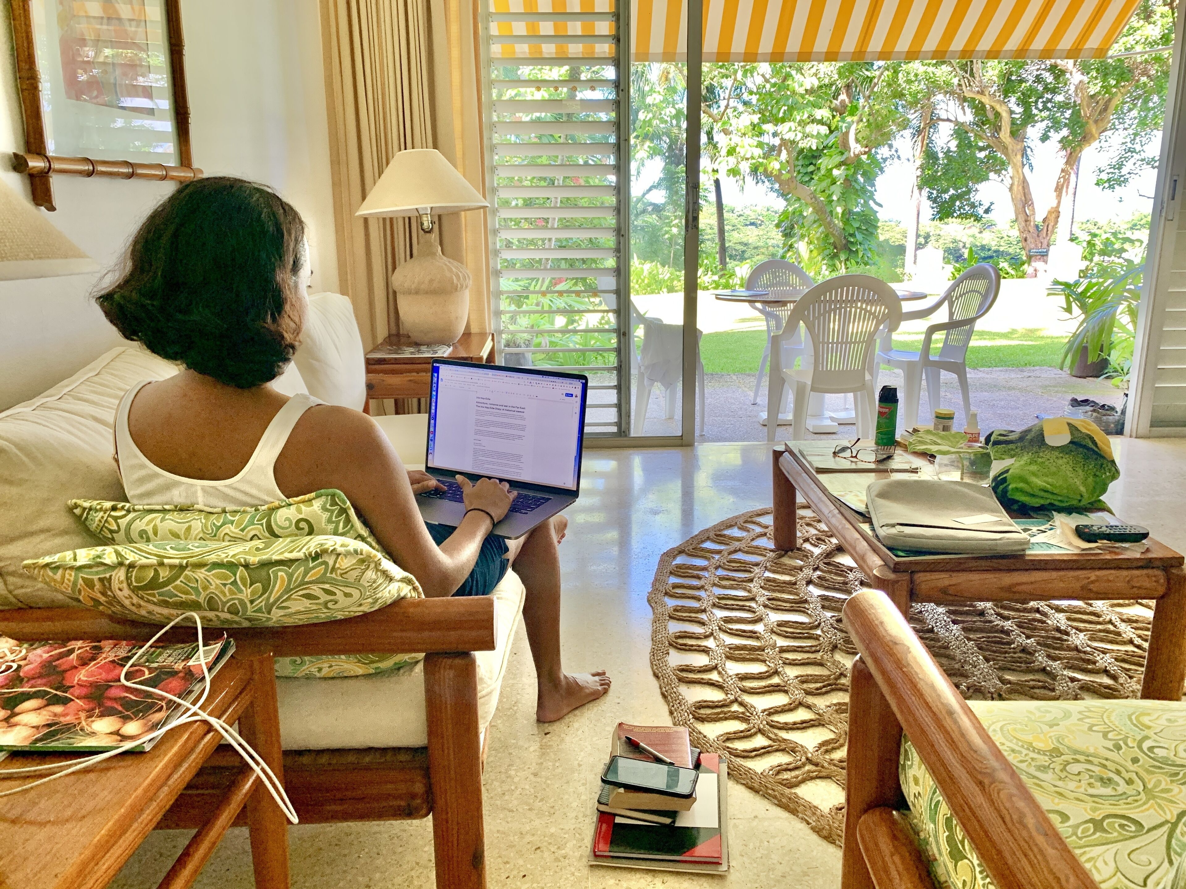 32-inch flat-screen tv with cable channels, tv