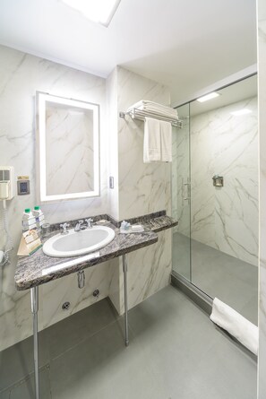 Deluxe Suite | Bathroom - Ritz Apart Hotel (La Paz)