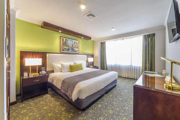 Suíte grand | Frigobar, cofres nos quartos, escrivaninha, cortinas blackout