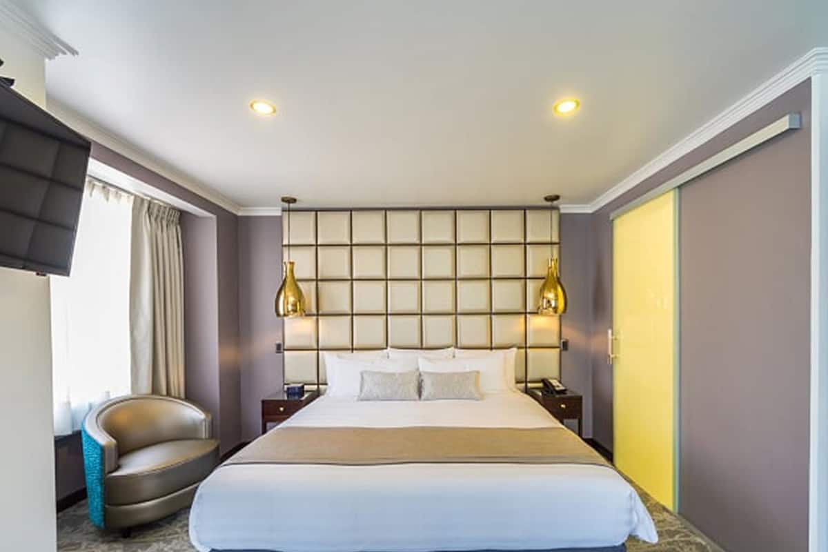 Minibar, in-room safe, desk, blackout curtains