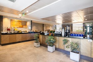 Free daily buffet breakfast - Holiday Inn Express Concepcion by IHG (Concepción)
