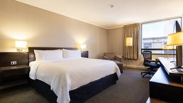 Habitación estándar, 1 cama King size | Ropa de cama de alta calidad y caja de seguridad en la habitación