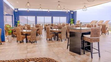 Internationale Küche, Blick auf den Strand