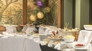 Aperto a colazione, pranzo e cena