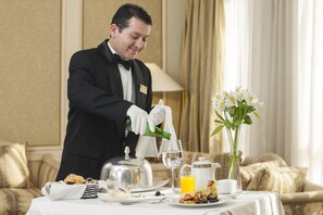 Room service – dining - Regal Pacific Hotel Santiago (Santiago)