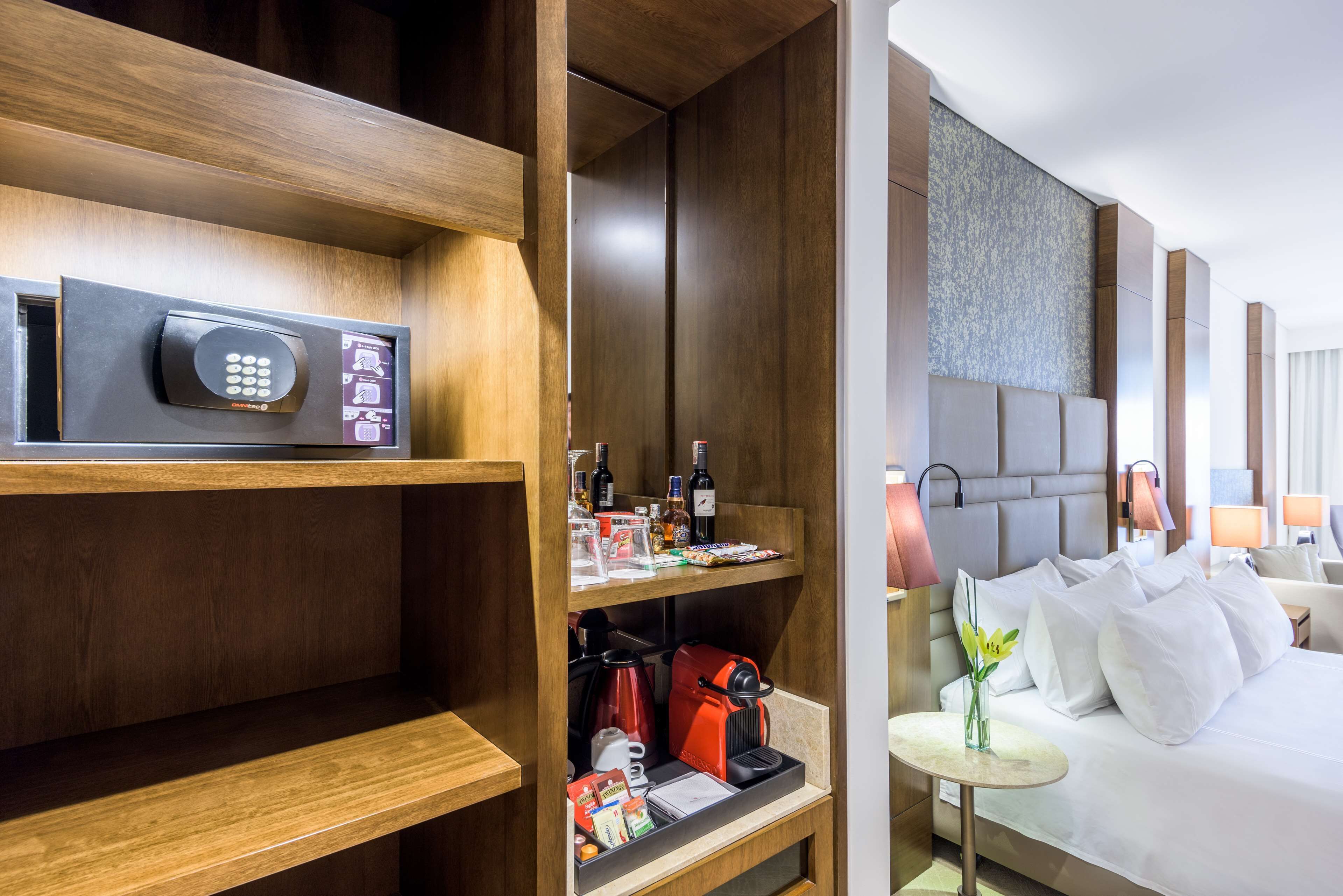 1 habitación, minibar, caja de seguridad en la habitación y escritorio 