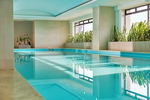 Indoor pool - NH Collection Bogotá Teleport Royal (Bogotá)