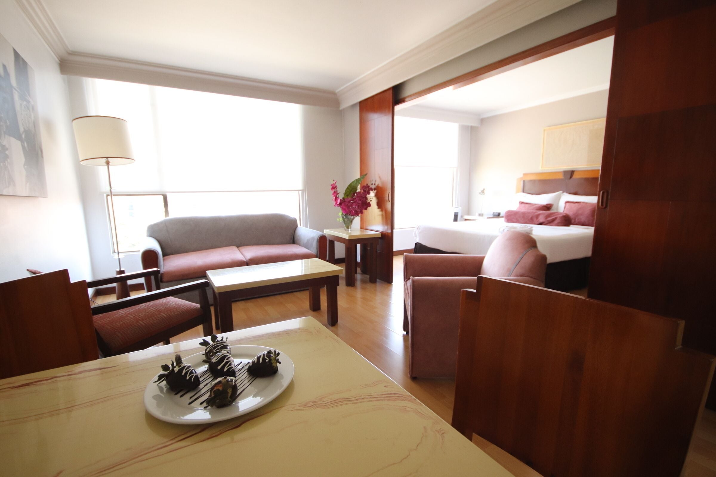 Suite familiar, 2 habitaciones | Edredón, camas con pillow-top y minibar 