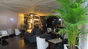 Piano bar