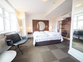 Desk, iron/ironing board, WiFi (free), bed sheets