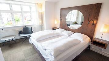 Schreibtisch, Bügeleisen/Bügelbrett, kostenloses WLAN, Bettwäsche