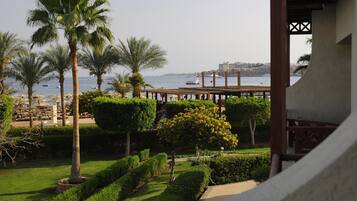 Private beach, beach towels, scuba diving, waterskiing