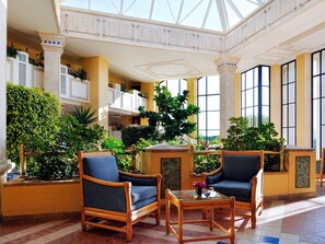 Tallelokero huoneessa