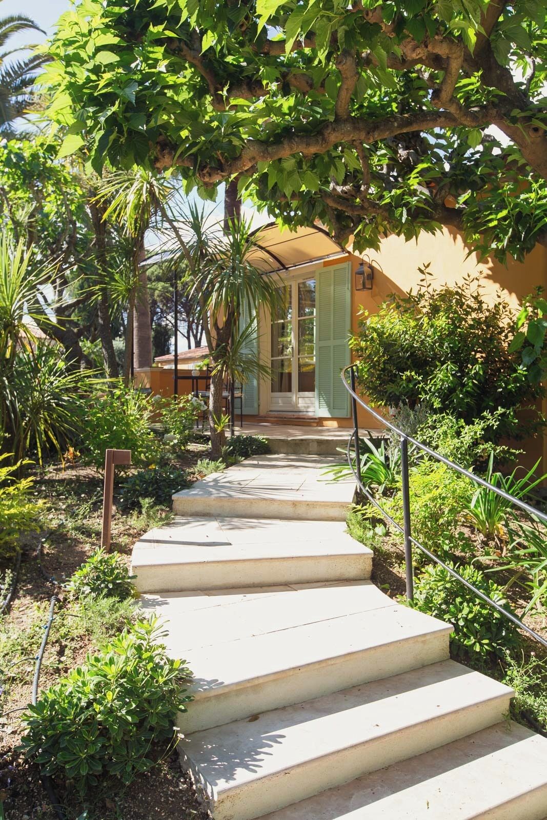 double room, garden view | terrace/patio