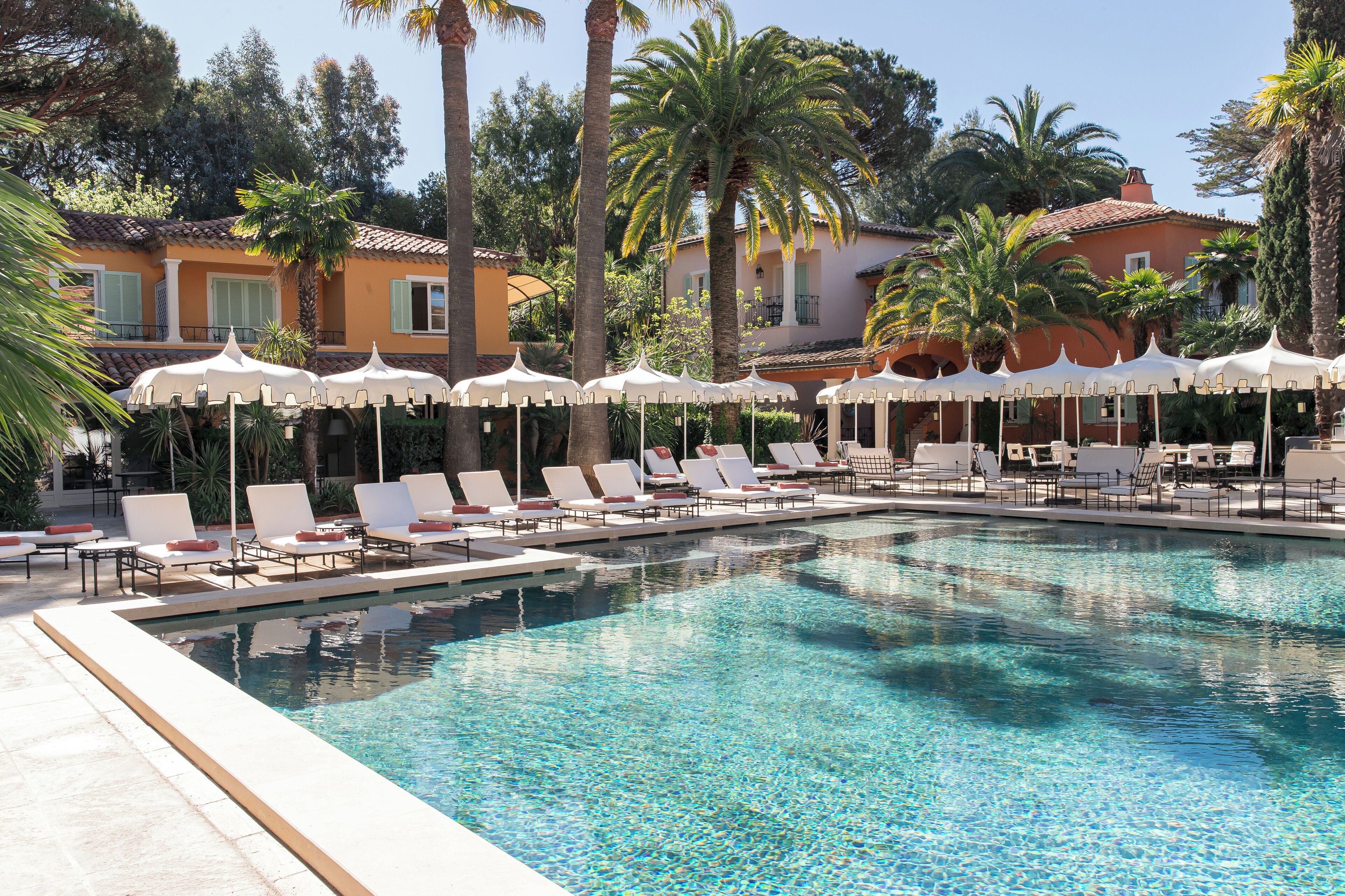 Seasonal outdoor pool, pool umbrellas, sun loungers