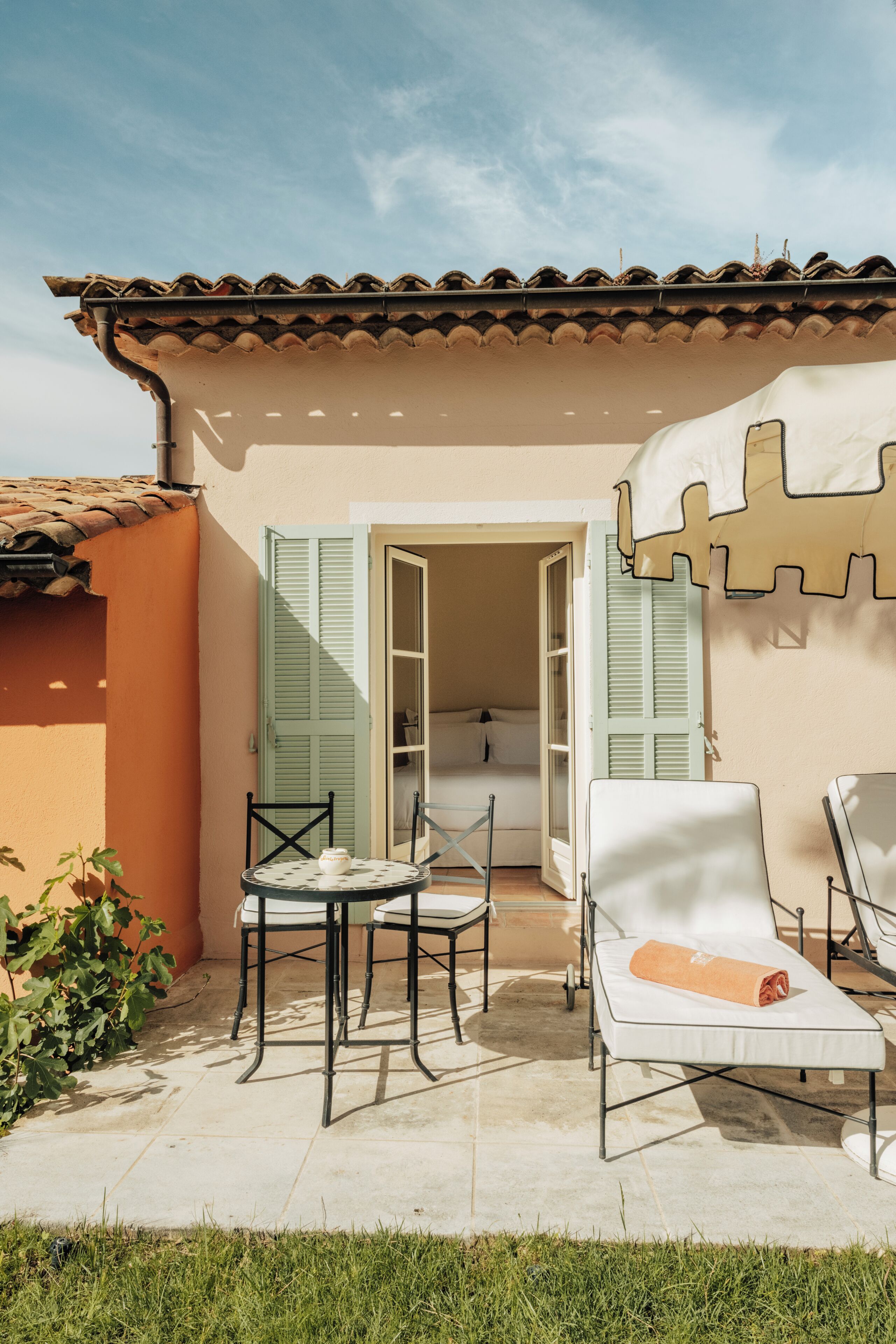 Junior Suite, 1 Double Bed | Free minibar, in-room safe, blackout drapes, soundproofing