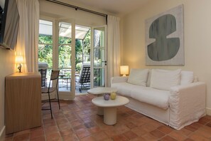 Junior Suite, 1 Double Bed | Living area