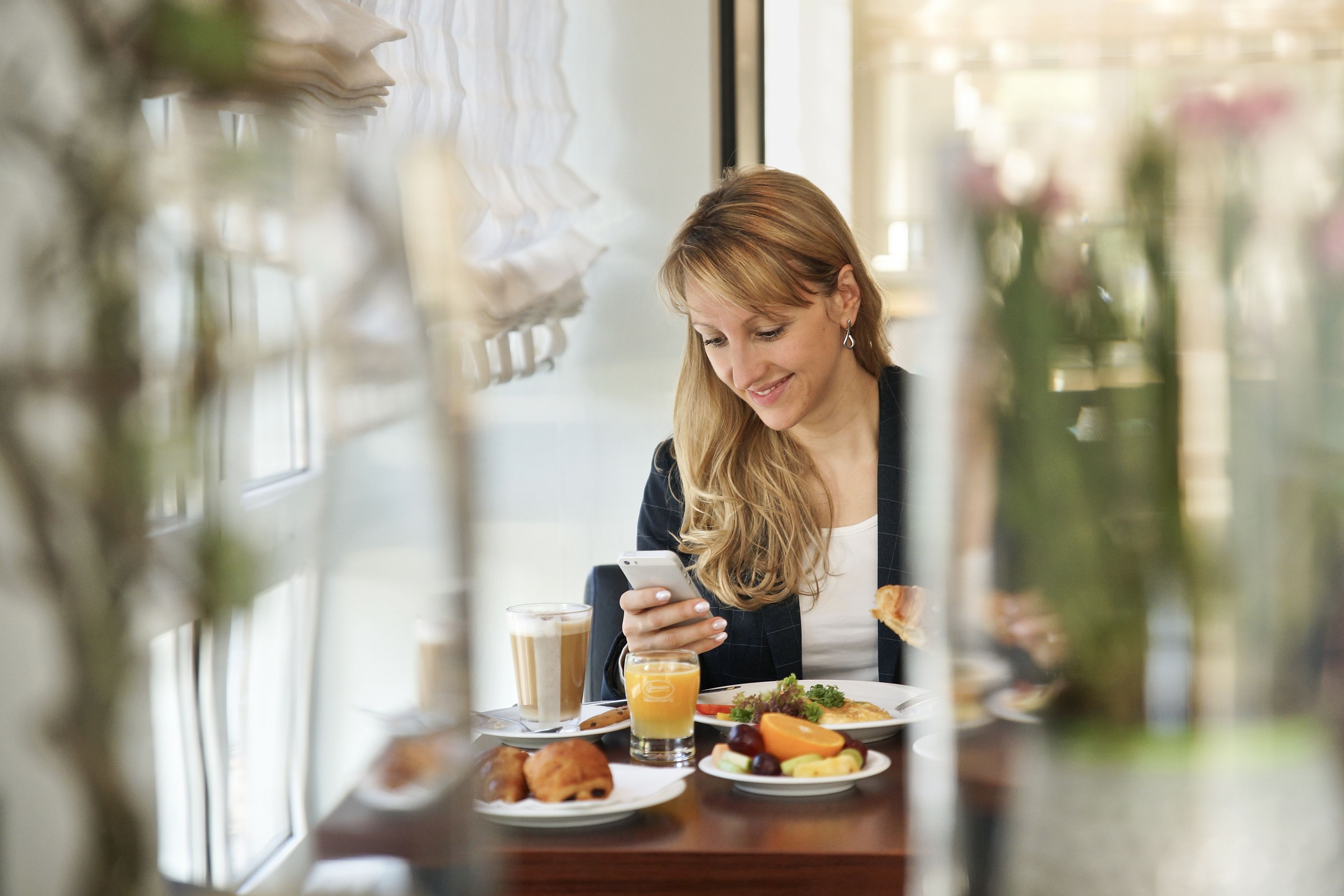 Tägliches Frühstücksbuffet (22 EUR pro Person)