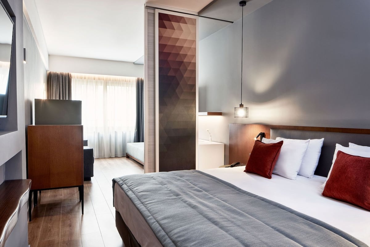 In-room safe, blackout drapes, soundproofing, iron/ironing board
