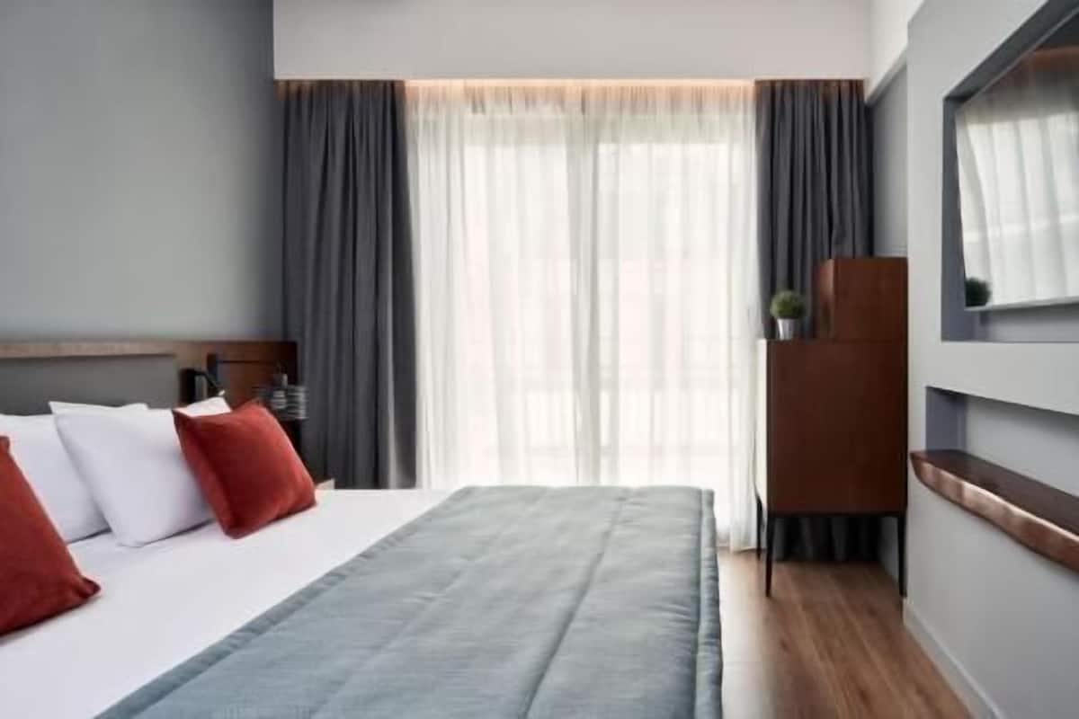 In-room safe, blackout drapes, soundproofing, iron/ironing board