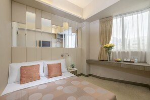 Minibar, desk, iron/ironing board, free WiFi - Silka Seaview (Kowloon)
