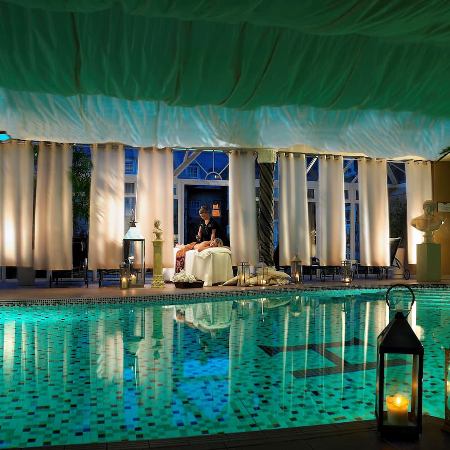 Couples treatment rooms, sauna, steam room, body treatments