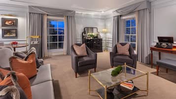 Master Suite | 1 多间卧室、防过敏的被褥、客房内保险箱、特色装修