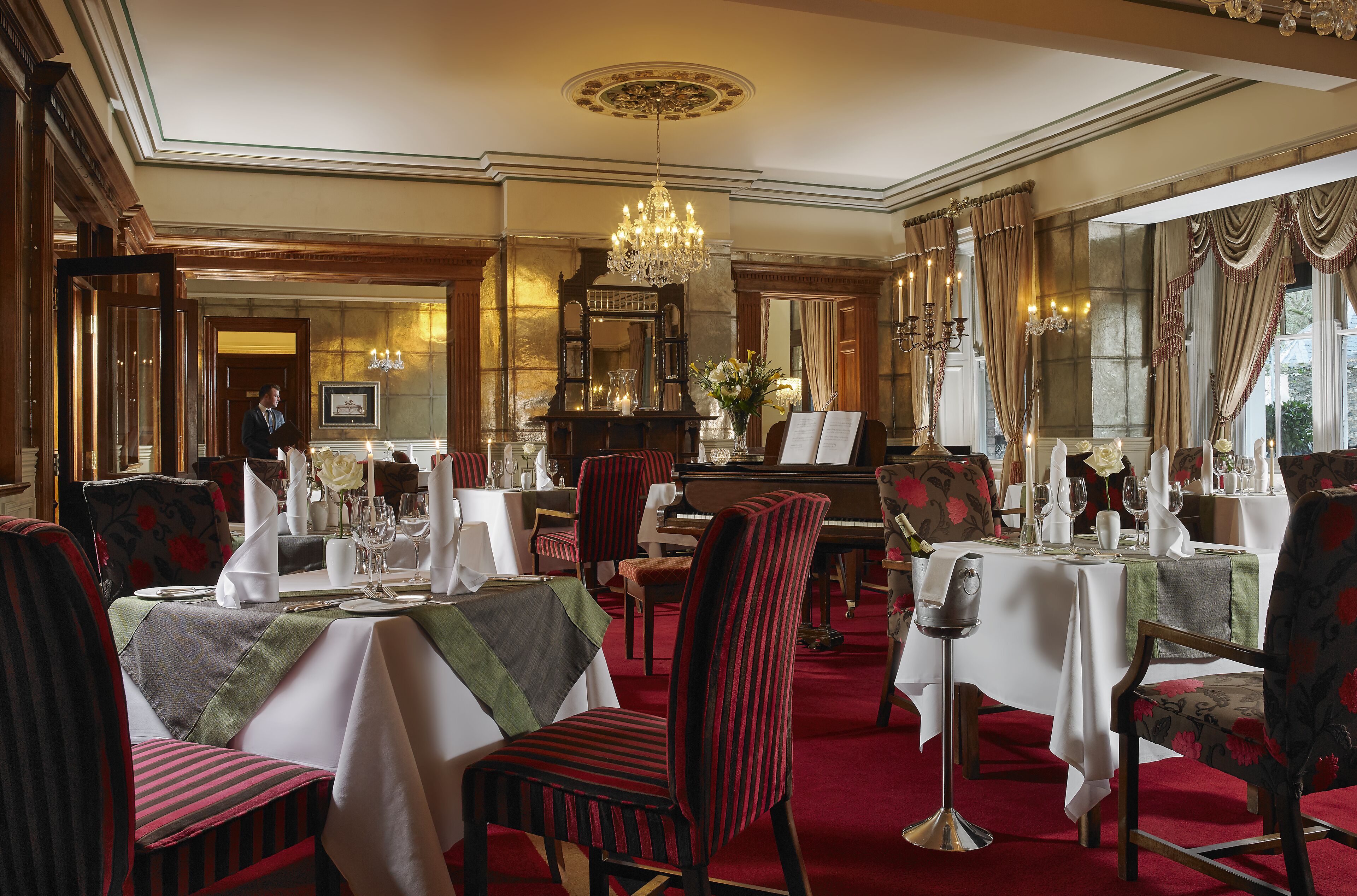 2 restaurants, lunch, dinner served; irish cuisine