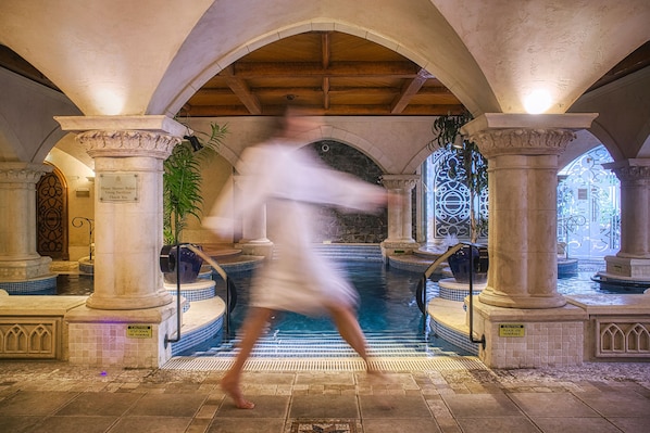 Behandlungsräume für Paare, Sauna, Whirlpool, Dampfbad