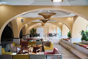 Área de estar no saguão