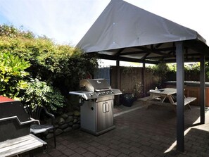 BBQ/picnic area