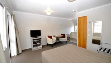 King Studio | 1 bedroom, individually decorated, individually furnished