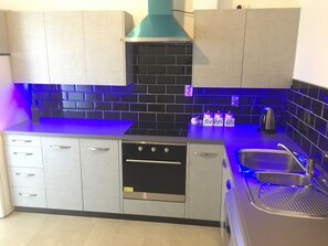 Standard-Suite, Mehrere Schlafzimmer, Nichtraucher, Küche (3 bedroom apartment) | Eigene Küche