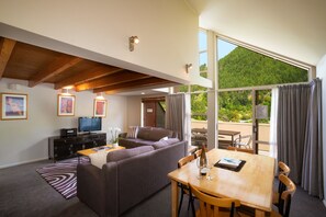 Appartement Familial, 3 chambres, vue montagne | Salle à manger
