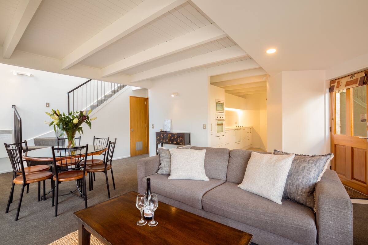 Appartement Supérieur, 3 chambres, balcon, vue montagne | Coin séjour